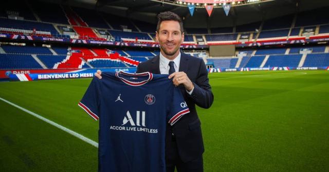 1628658287723097897.jpg lionel-messi-unveiled-by.psg_.after_.signing.two_.year_.deal-1.jpg